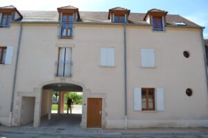 Au rez-de-chaussée, dans une résidence calme